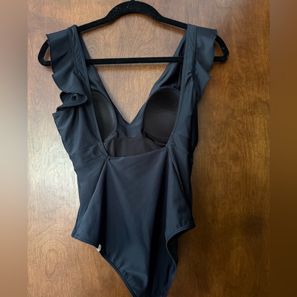 Summersalt The Ruffle Backflip - Picture 2 of 3